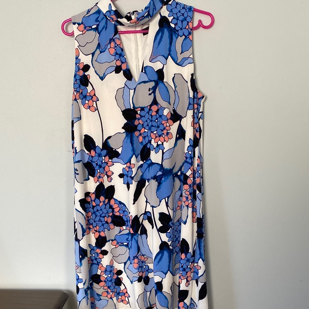 Dress sleeveless knee length